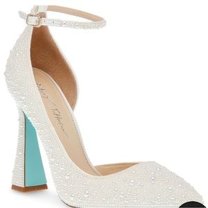 Betsey Johnson glitters pumps